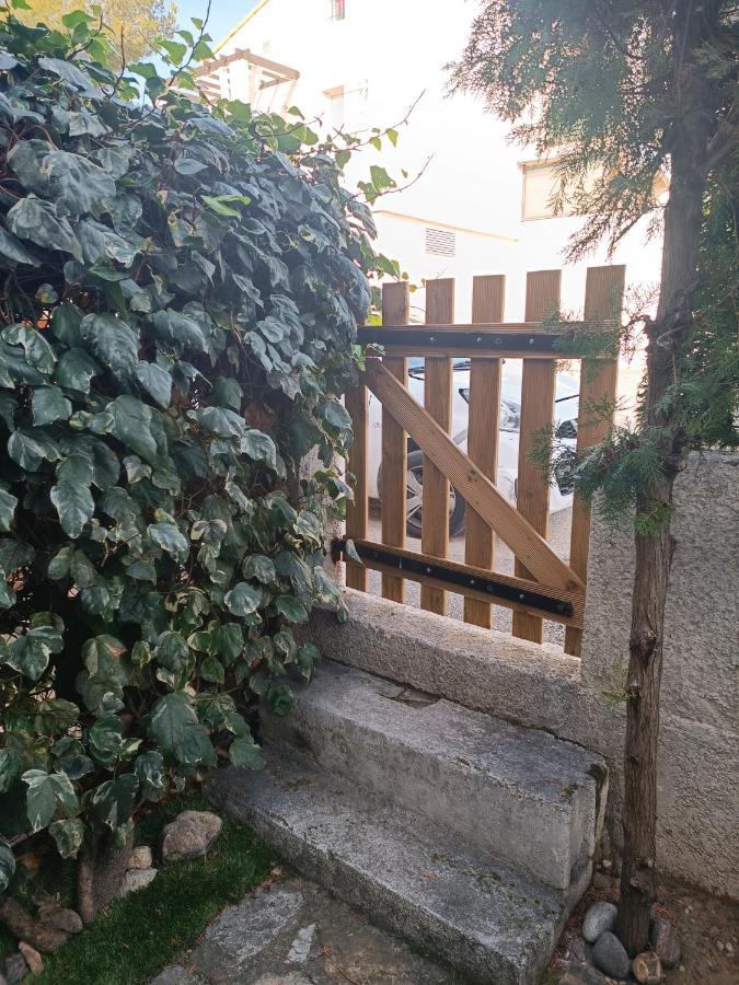 Joli studio res au calme en rez de jardin à Bandol. Exterior foto